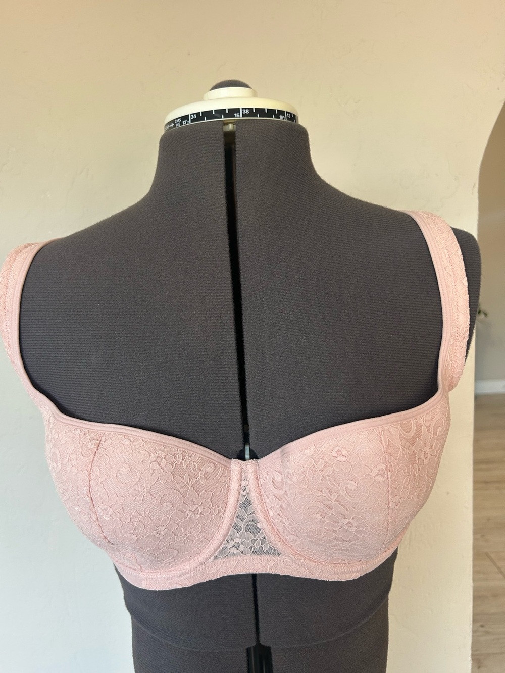 Dobreva light pink lace balconette bra floral Pattern 36DD (1896)
